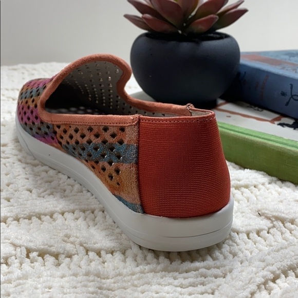 Lori Goldstein Striped Cutout Loafer “Li-Yori” - Picture 6 of 7